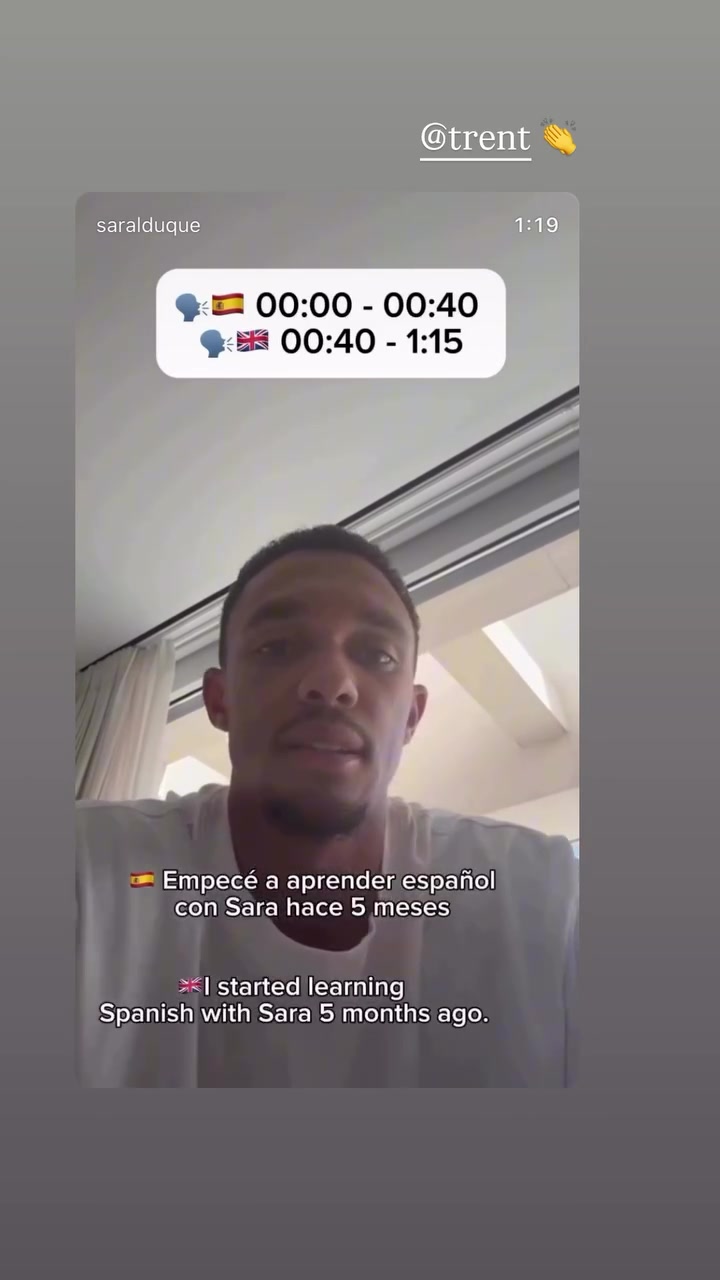 九游体育下载-老师好！西语老师晒阿诺德用西语介绍自己，她还是小蜘蛛英语老师