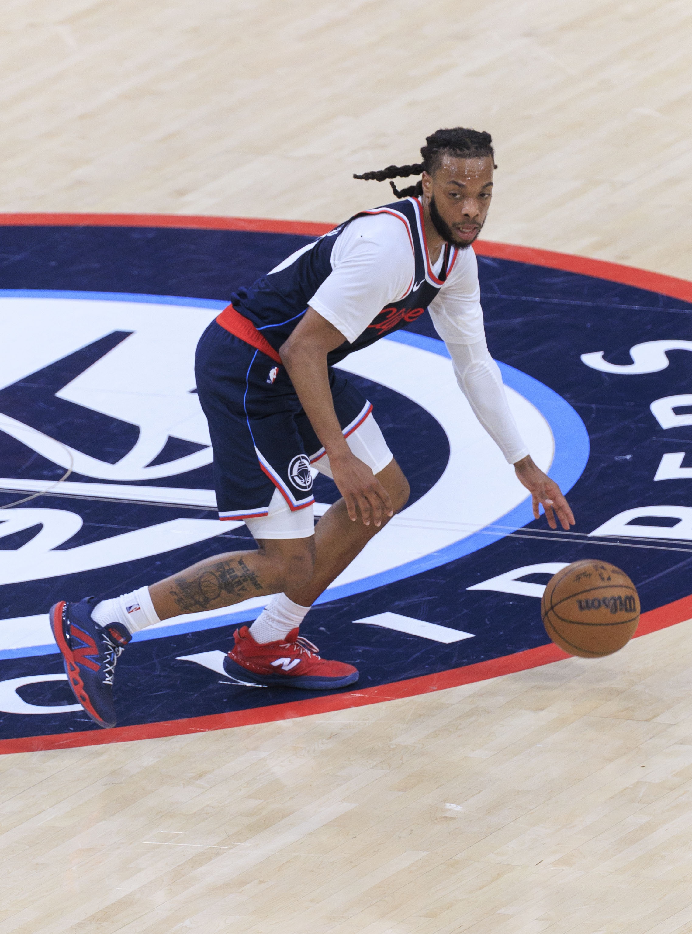 九游体育-加兰：加入快船轮换后 最兴奋的两件事是传空接&amp;转换进攻得分